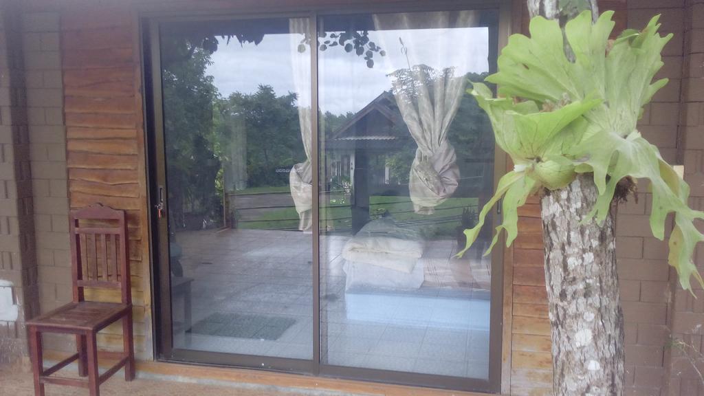 The Local Story Resort Ban Mon Talaeng Екстериор снимка