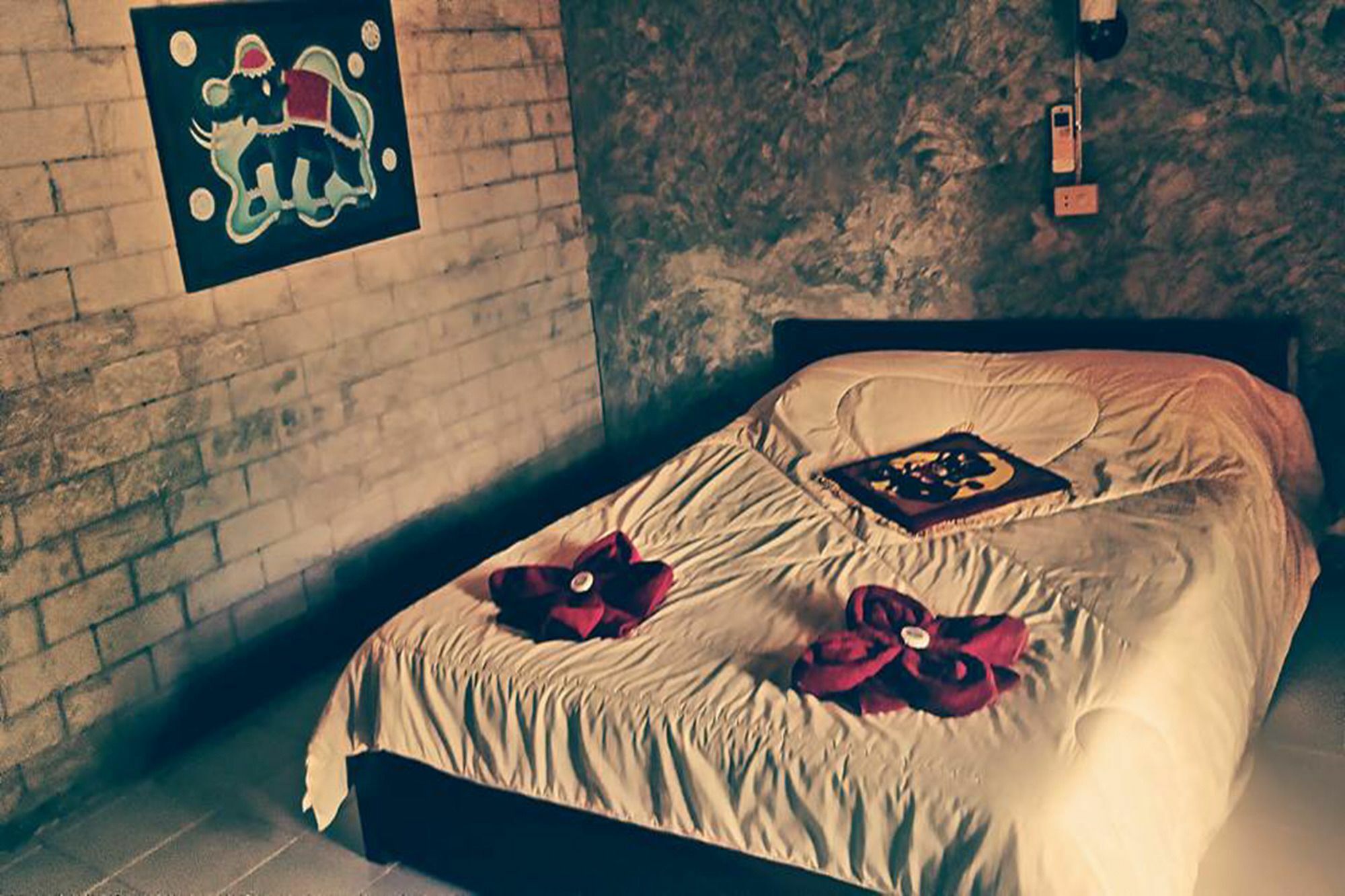 The Local Story Resort Ban Mon Talaeng Екстериор снимка